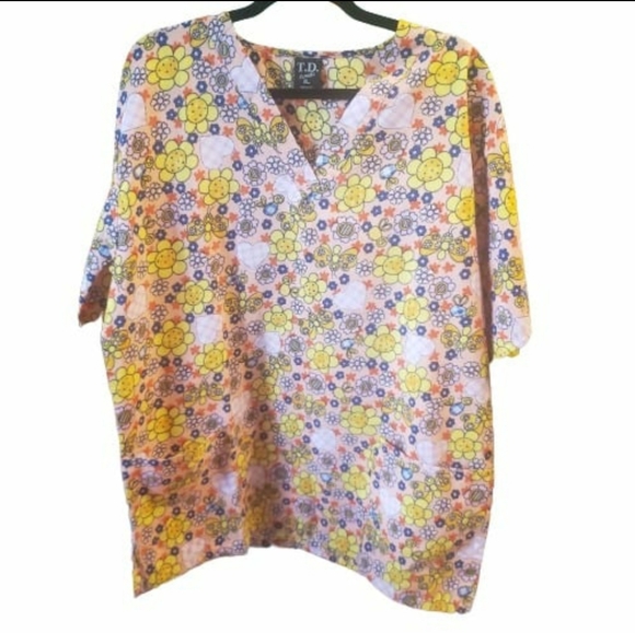 T.D. SCRUBS XL FLOWER/BUTTERFLY/HEART SCRUB/UNIFORM TOP with TAGS - Picture 9 of 15